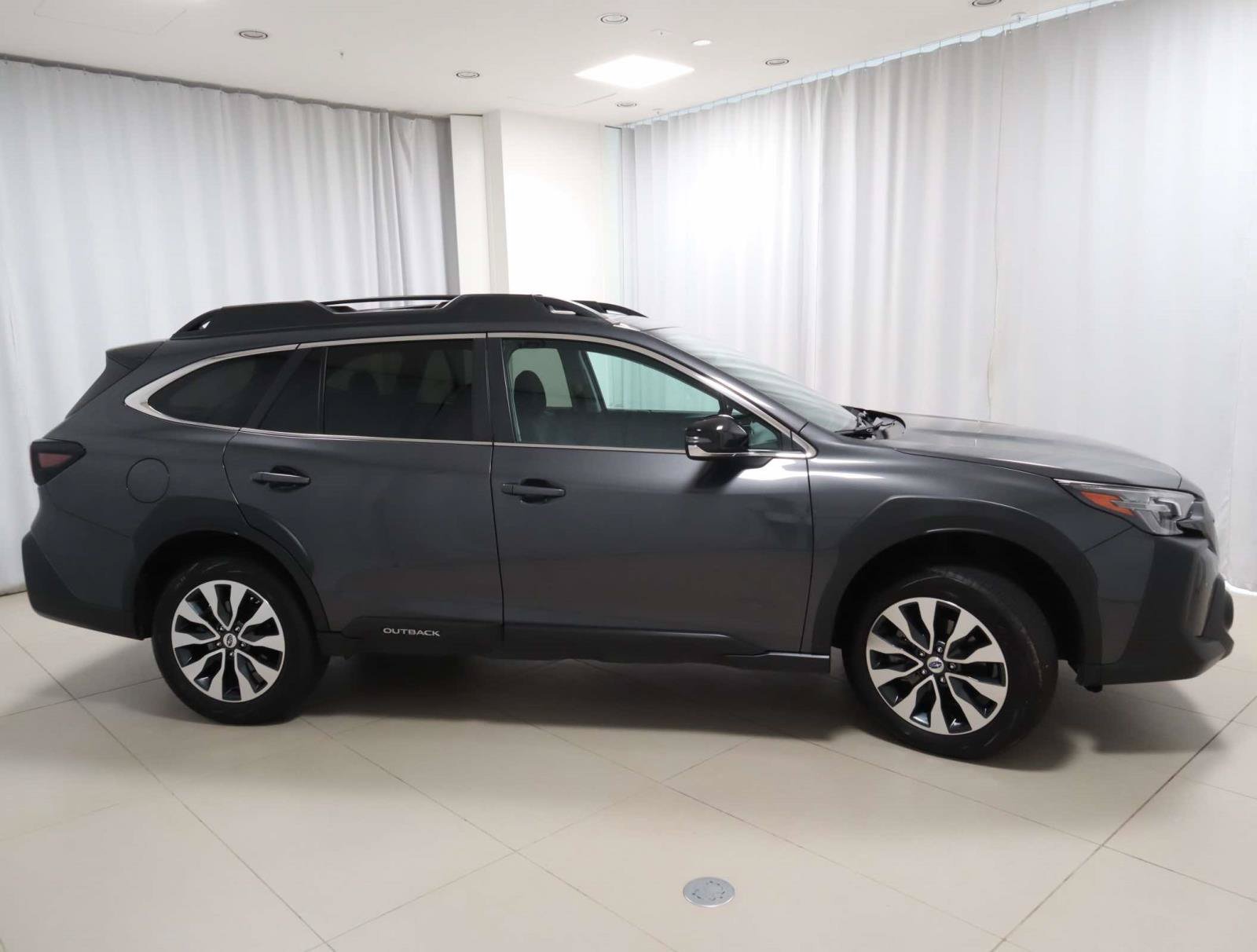 Used 2024 Subaru Outback Limited AWD/4WD image 6