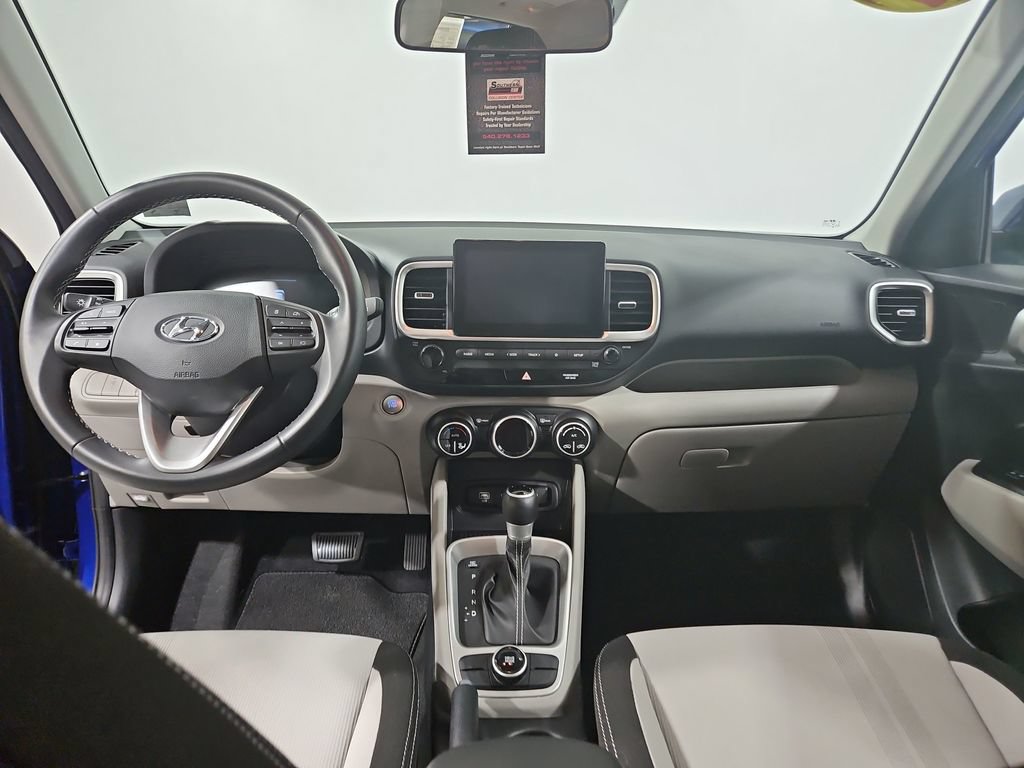 Certified 2025 Hyundai Venue SEL FWD image 19