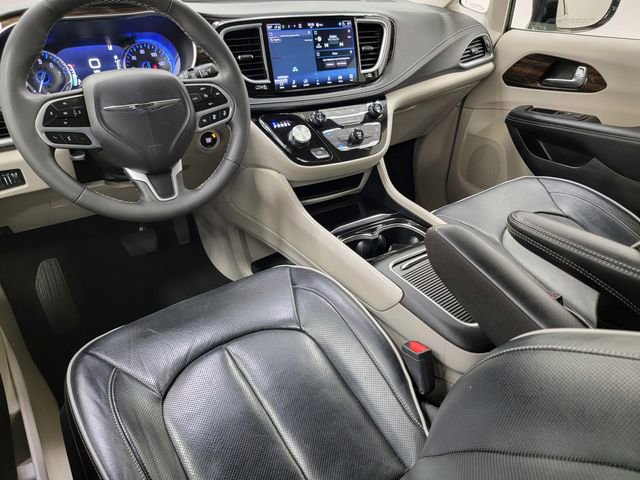 Used 2024 Chrysler Pacifica Limited image 34