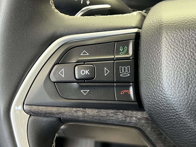Used 2023 Jeep Grand Cherokee Limited image 19