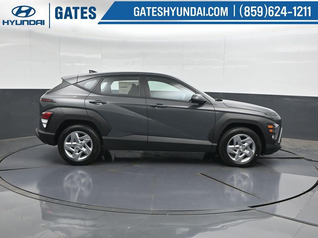 New 2027 Hyundai Kona SE FWD image 3