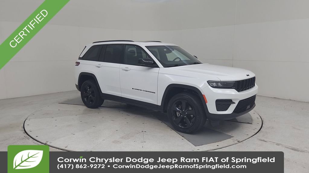 Used 2023 Jeep Grand Cherokee Altitude image 17