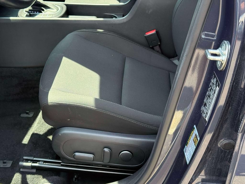 Used 2025 Hyundai Kona SEL FWD image 15
