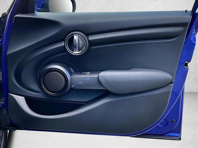 Used 2021 MINI Cooper 4-Door Hardtop image 19