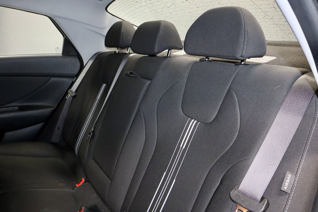 Used 2025 Hyundai Elantra SEL image 23