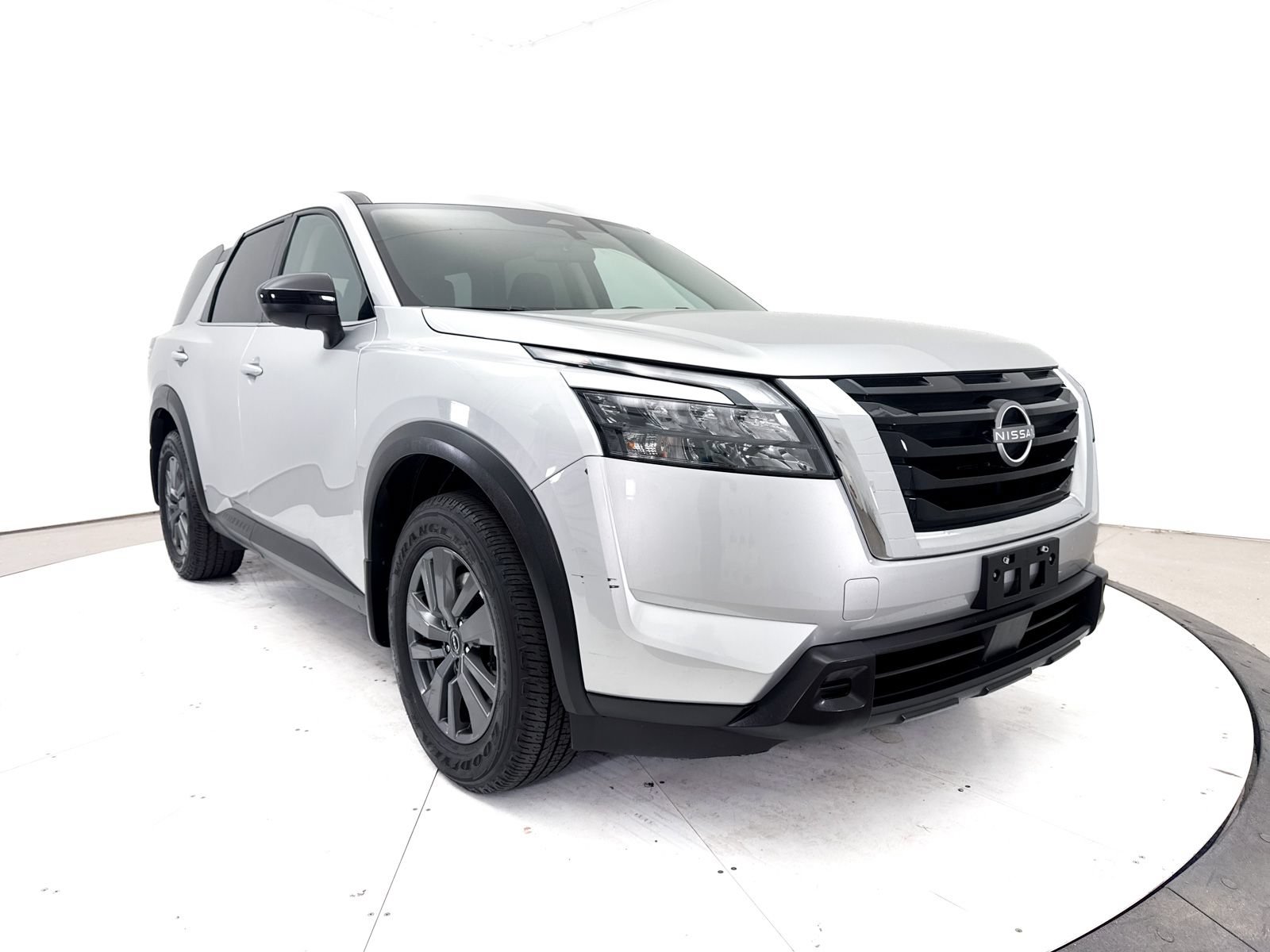 Used 2024 Nissan Pathfinder S FWD image 12