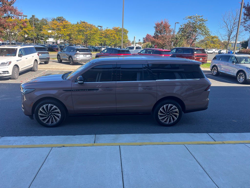 Certified 2025 Lincoln Navigator L Black Label AWD/4WD image 6