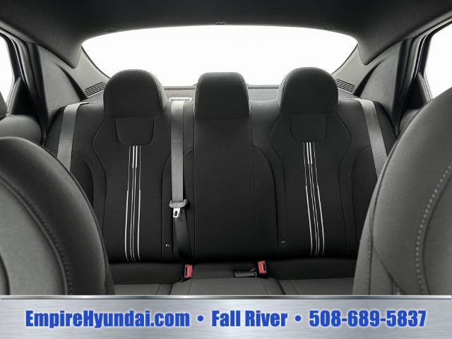 Certified 2025 Hyundai Elantra Sport FWD image 16
