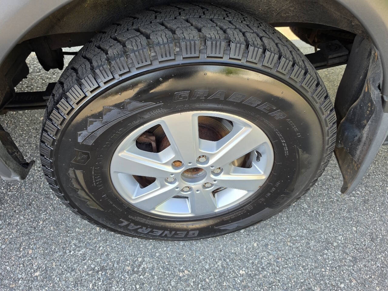 Used 2015 Freightliner Sprinter 2500 RWD image 11