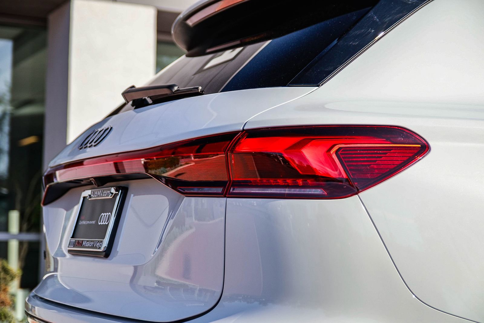 Certified 2025 Audi Q6 e-tron Premium w/ Convenience Package image 8