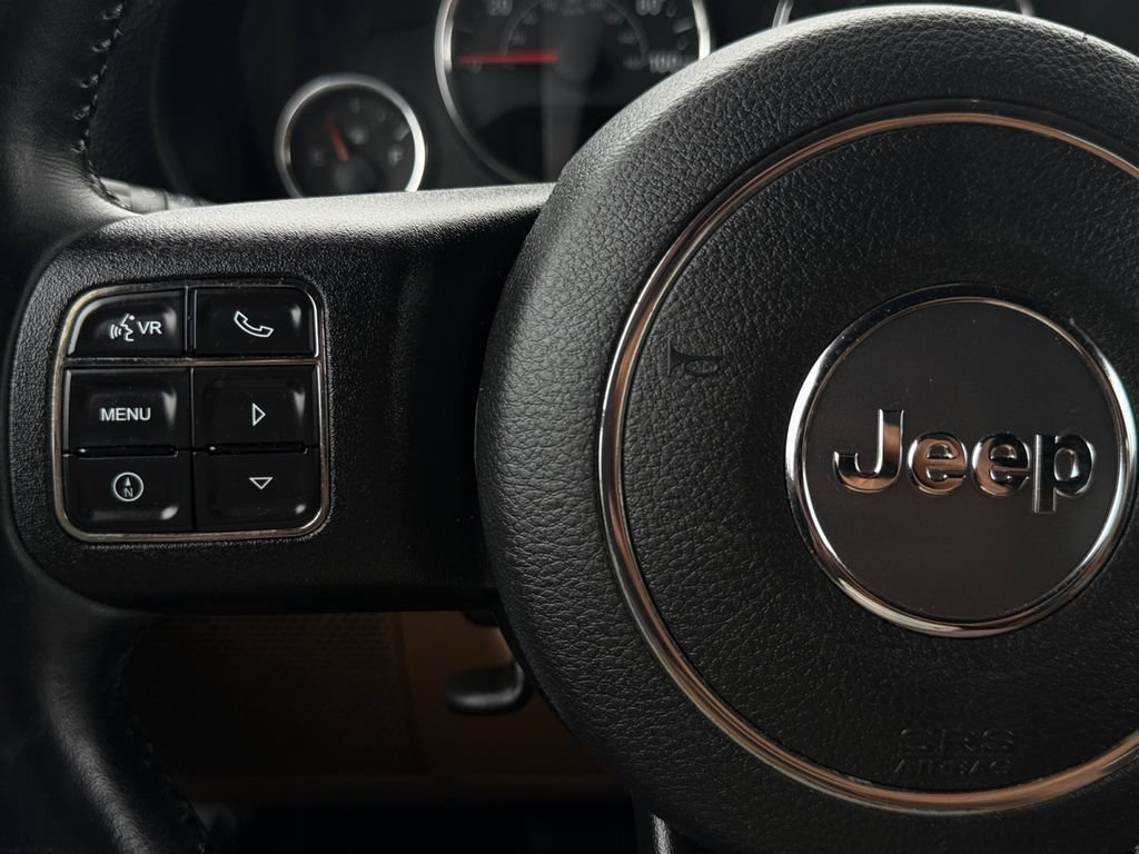 Used 2014 Jeep Wrangler Unlimited Sahara w/ Connectivity Group AWD/4WD image 22
