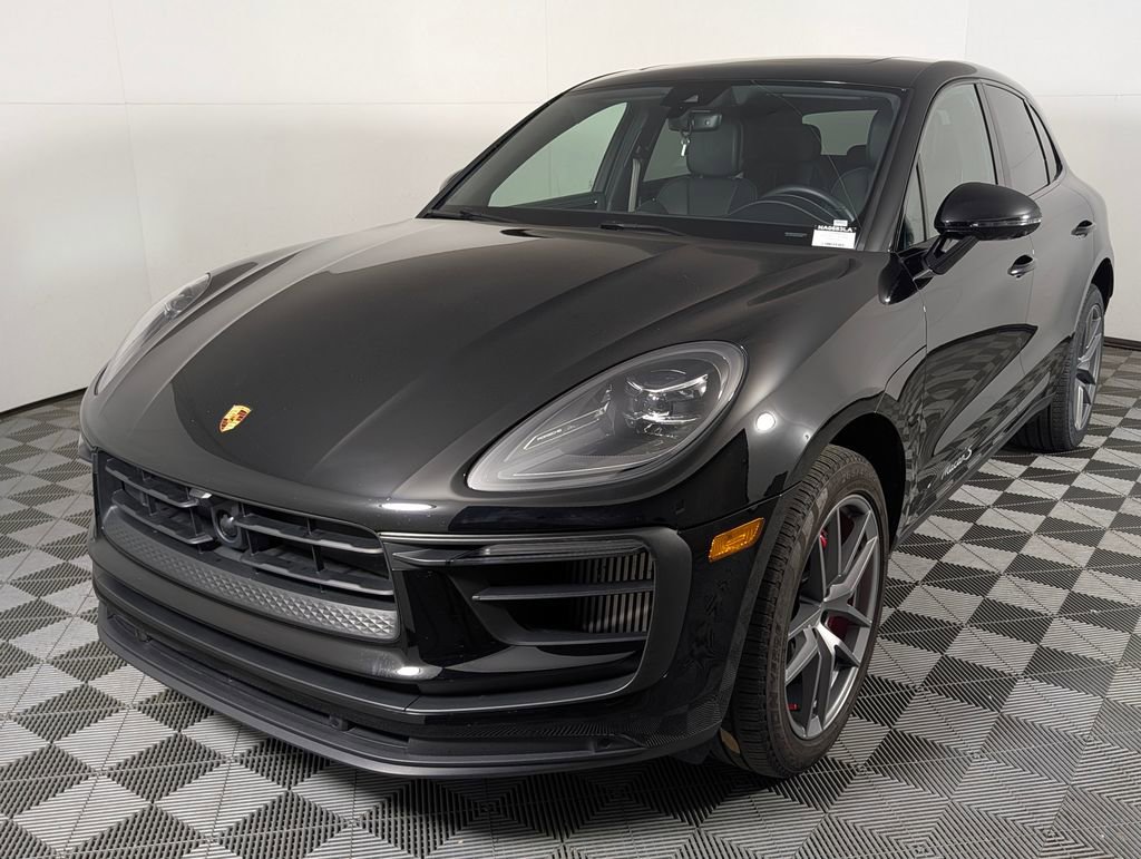 Certified 2023 Porsche Macan S image 1