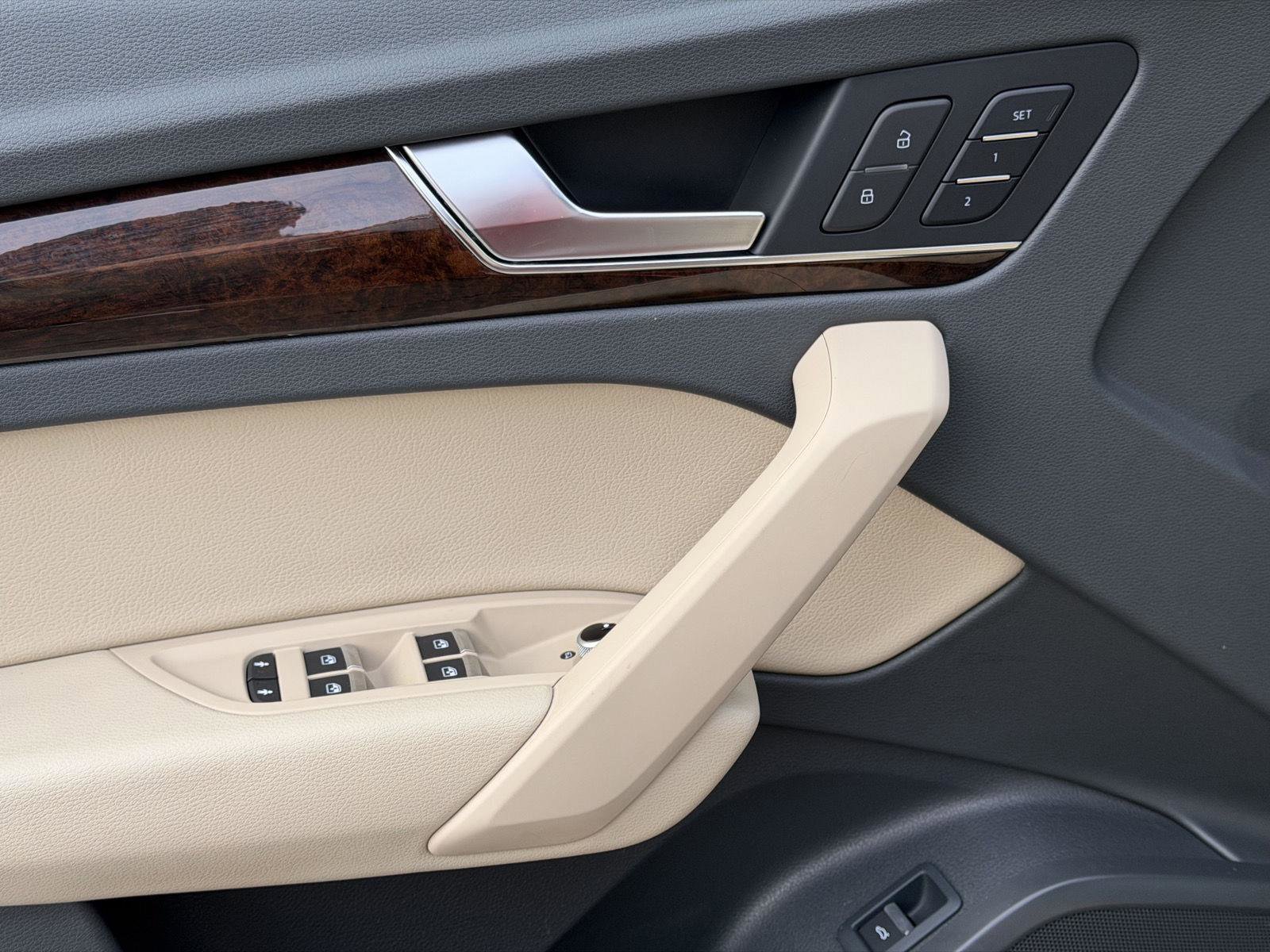 Used 2020 Audi Q5 2.0T Premium w/ Convenience Package image 11