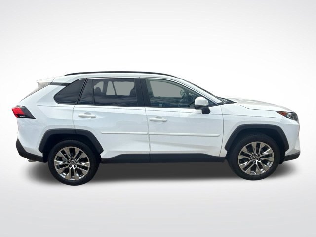Used 2020 Toyota RAV4 XLE Premium FWD image 12