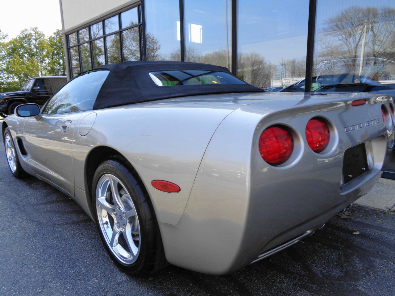 Used 2002 Chevrolet Corvette Convertible w/ Preferred Equipment Group2 image 12