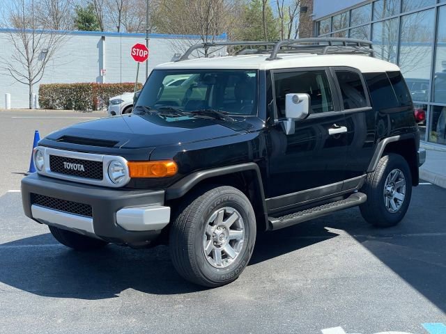 Used 2014 Toyota FJ Cruiser 4WD w/ Upgrade Package image 9