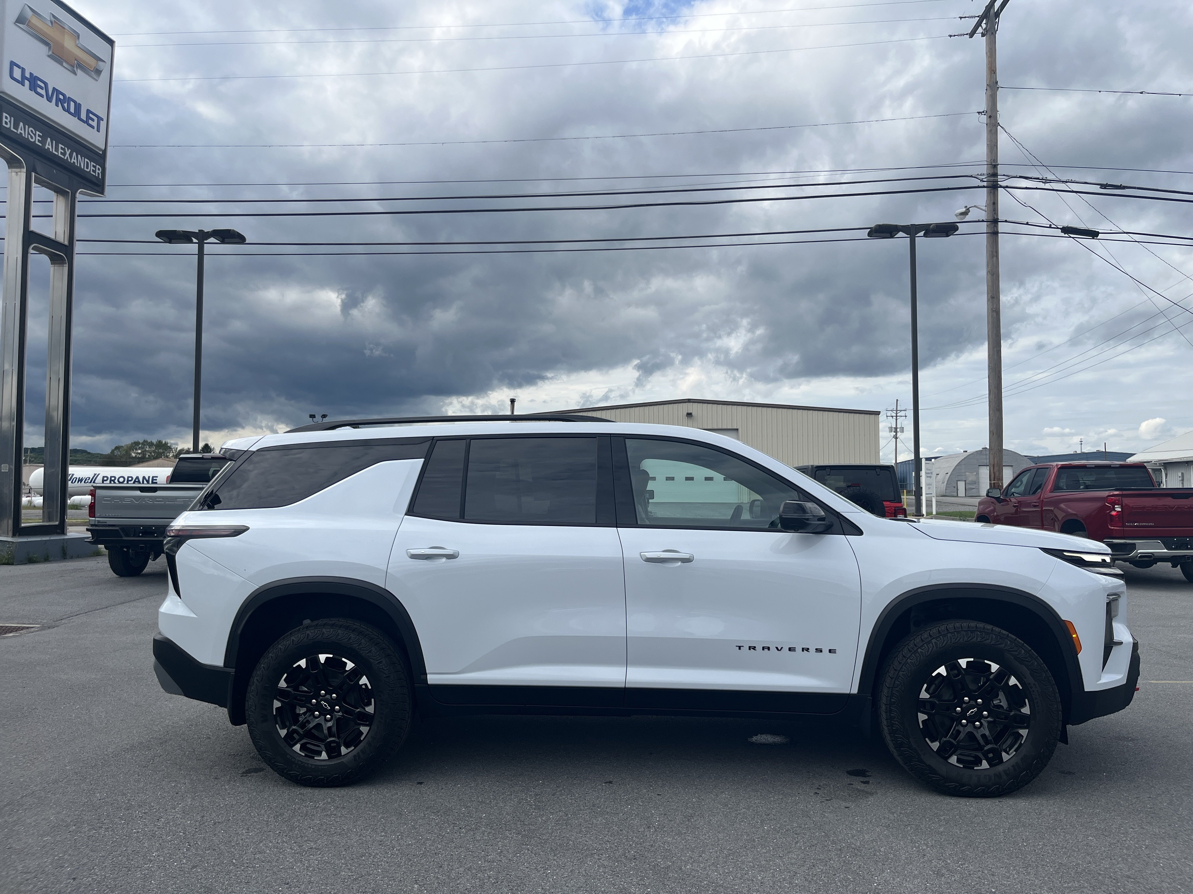 New 2027 Chevrolet Traverse Z71 w/ Driver Confidence Package AWD/4WD image 12