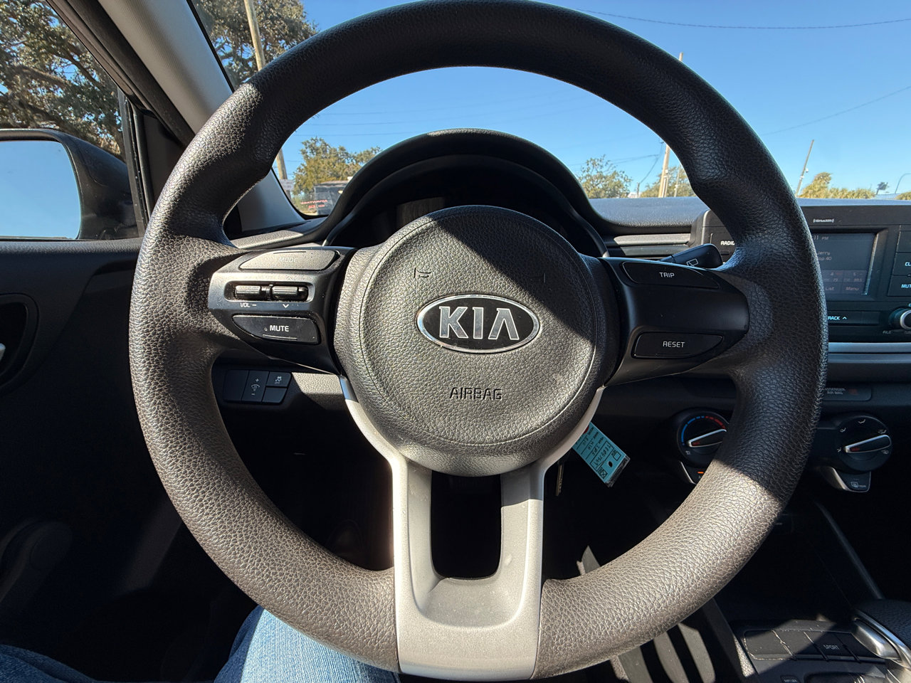 Used 2018 Kia Rio LX image 18