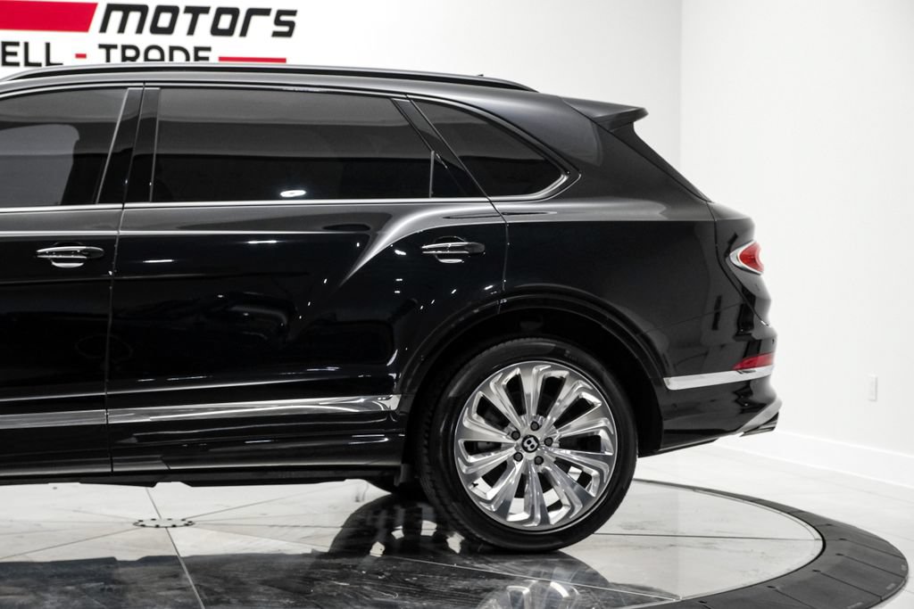 Used 2023 Bentley Bentayga Extended Wheelbase AWD/4WD image 19