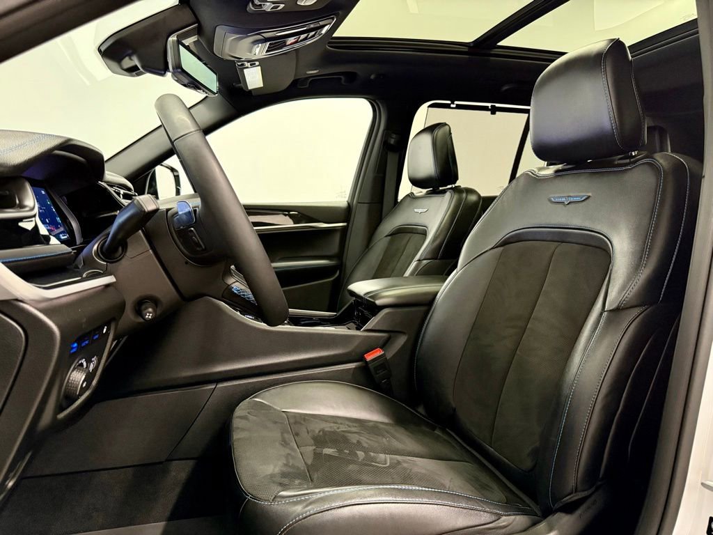 Used 2023 Jeep Grand Cherokee Trailhawk w/ Advanced Protech Group II image 19