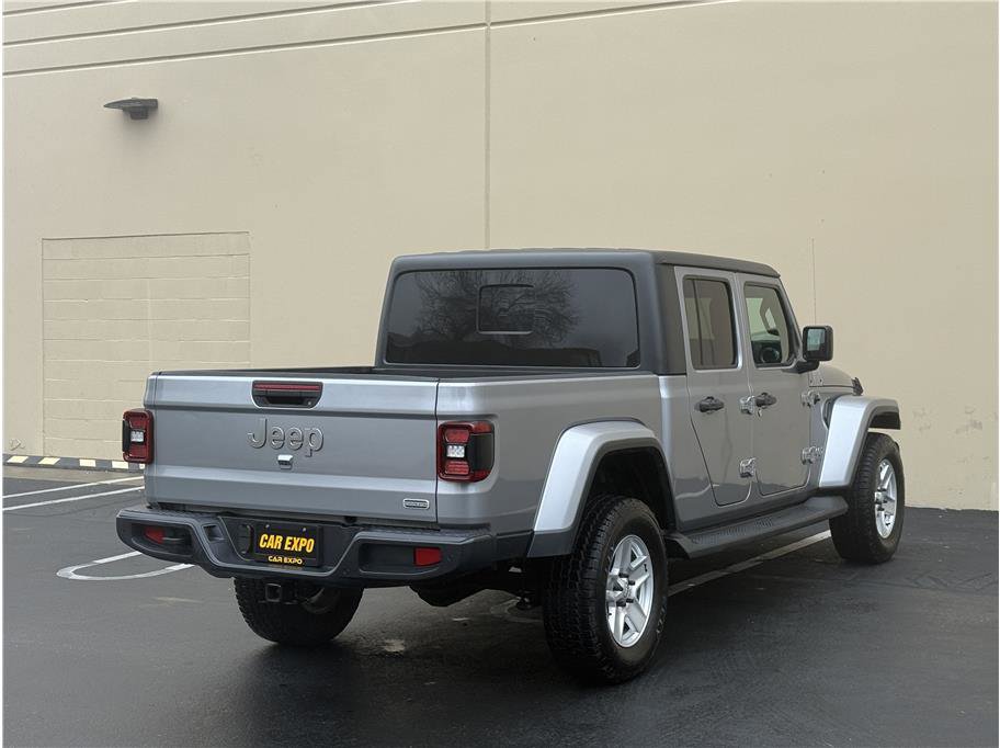 Used 2020 Jeep Gladiator Overland image 6