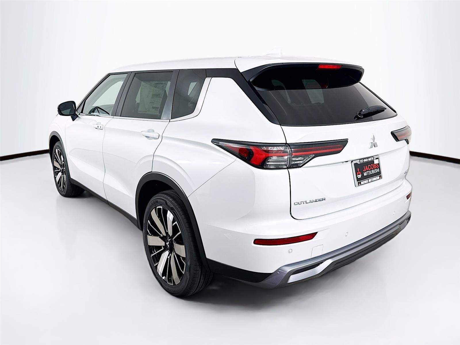 New 2026 Mitsubishi Outlander SE FWD image 5