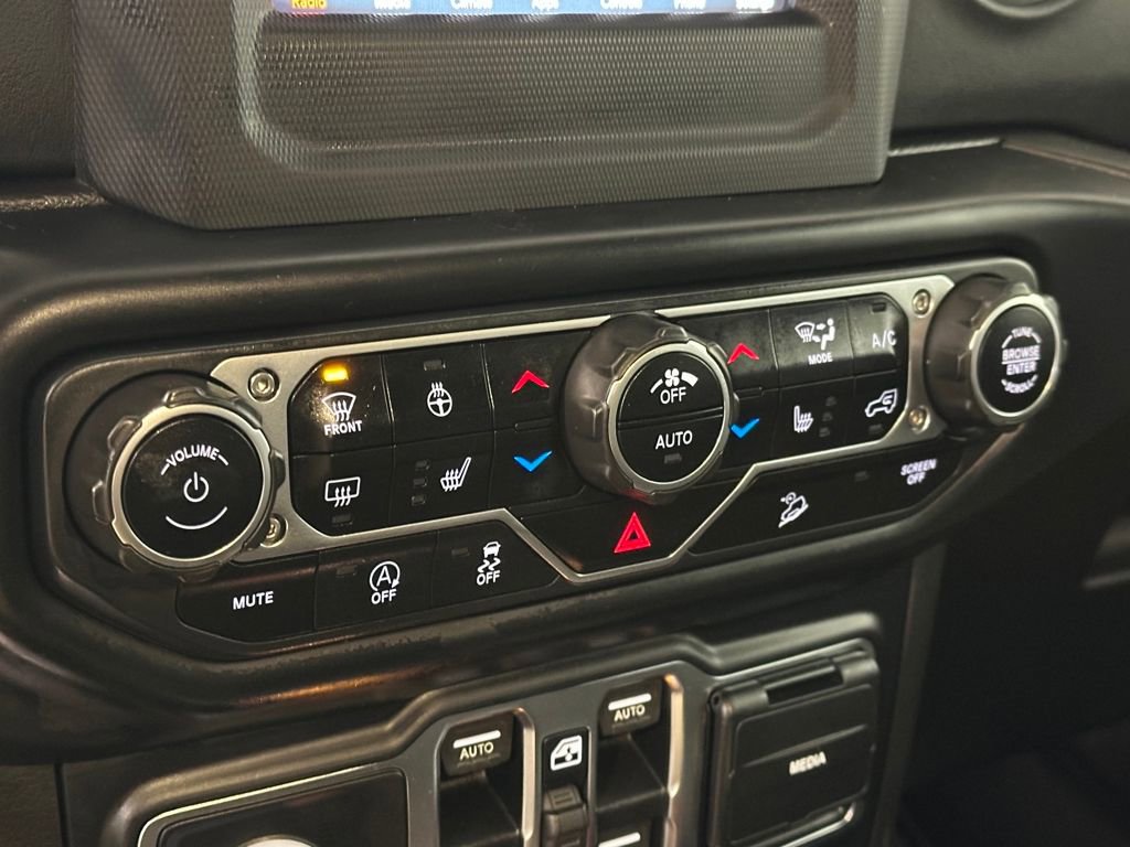 Used 2019 Jeep Wrangler Unlimited Sahara w/ Cold Weather Group AWD/4WD image 21