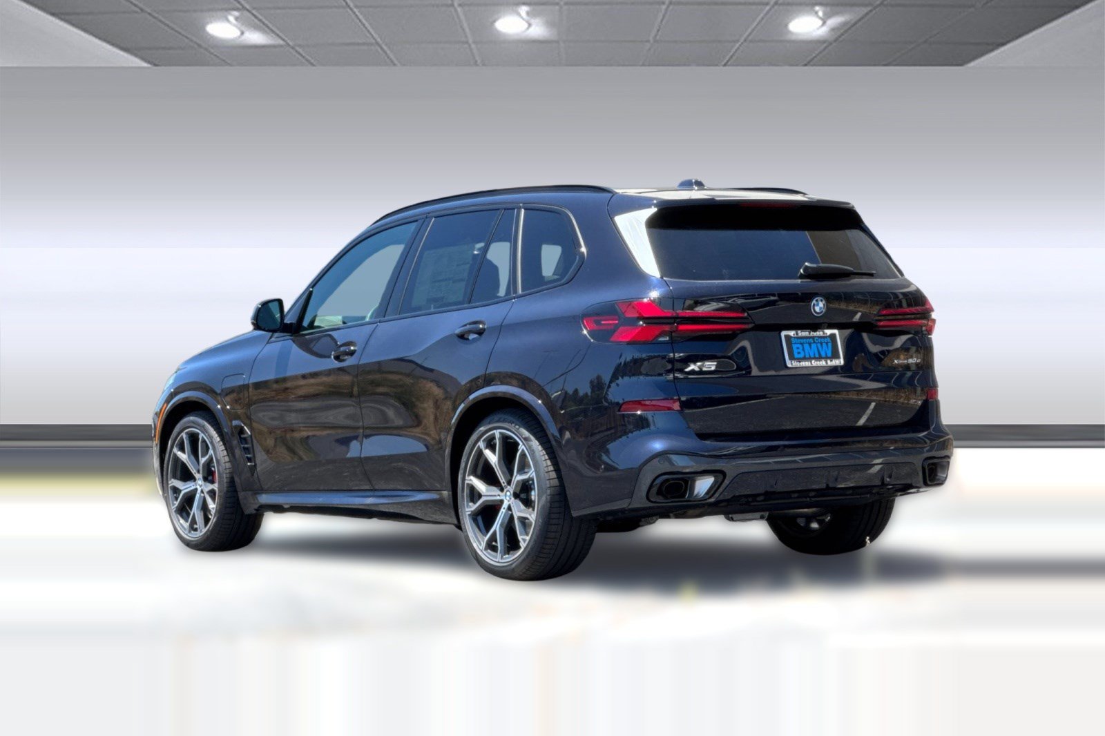 New 2026 BMW X5 xDrive50e w/ Executive Package AWD/4WD image 3