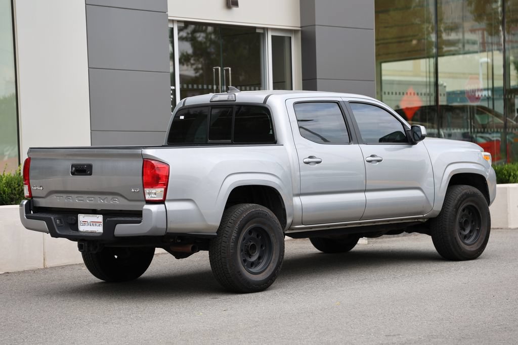 Used 2017 Toyota Tacoma 4x4 Double Cab image 4