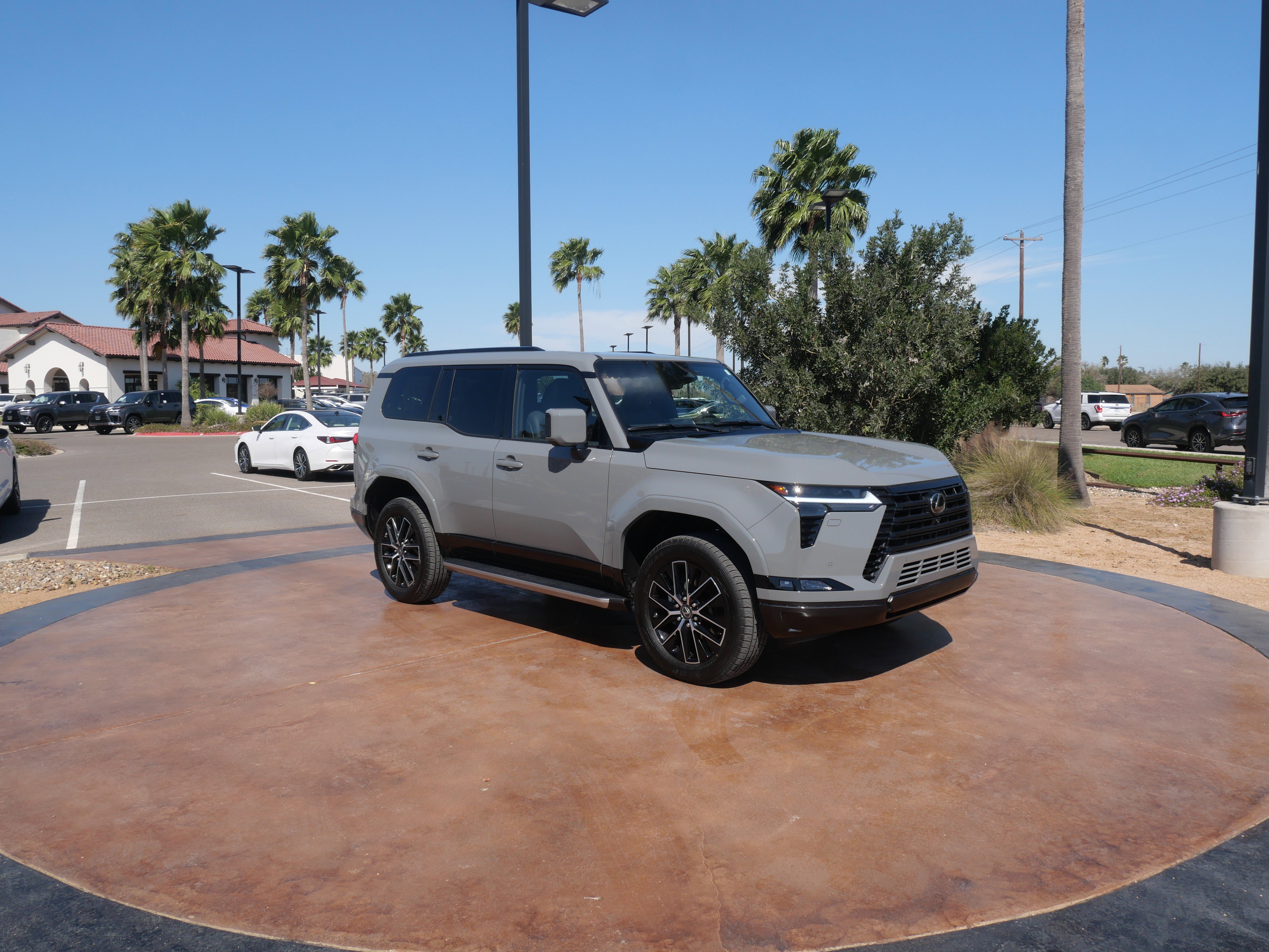 Used 2026 Lexus GX 550 w/ Accessory Package (2T) image 1