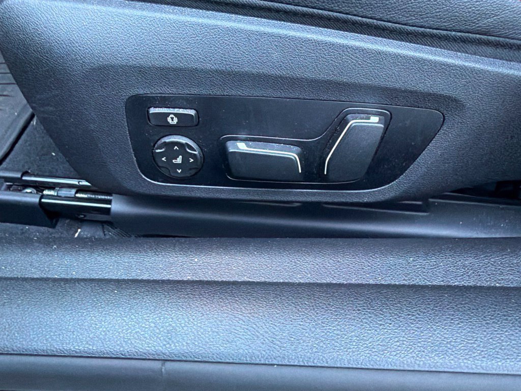 Used 2025 BMW 430i Coupe w/ M Sport Package RWD image 9