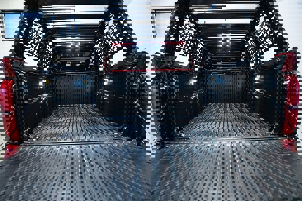 Certified 2025 Toyota Tacoma TRD Off-Road image 15