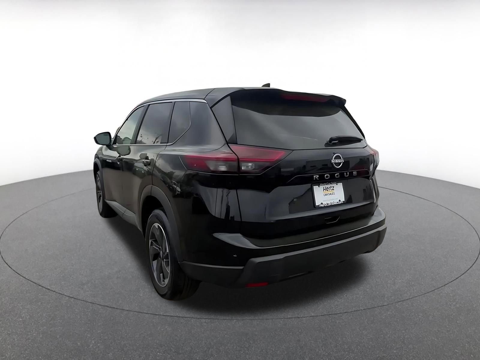 Used 2025 Nissan Rogue SV FWD image 11