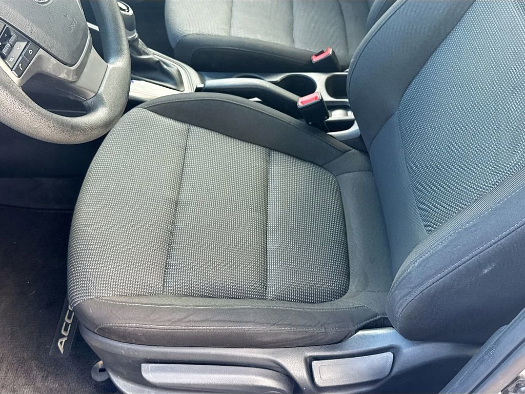 Used 2022 Hyundai Accent SE image 21