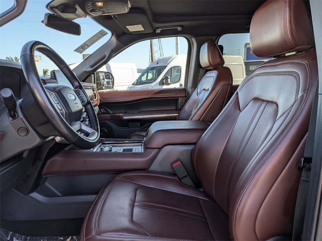 Used 2024 Ford Expedition Limited image 15