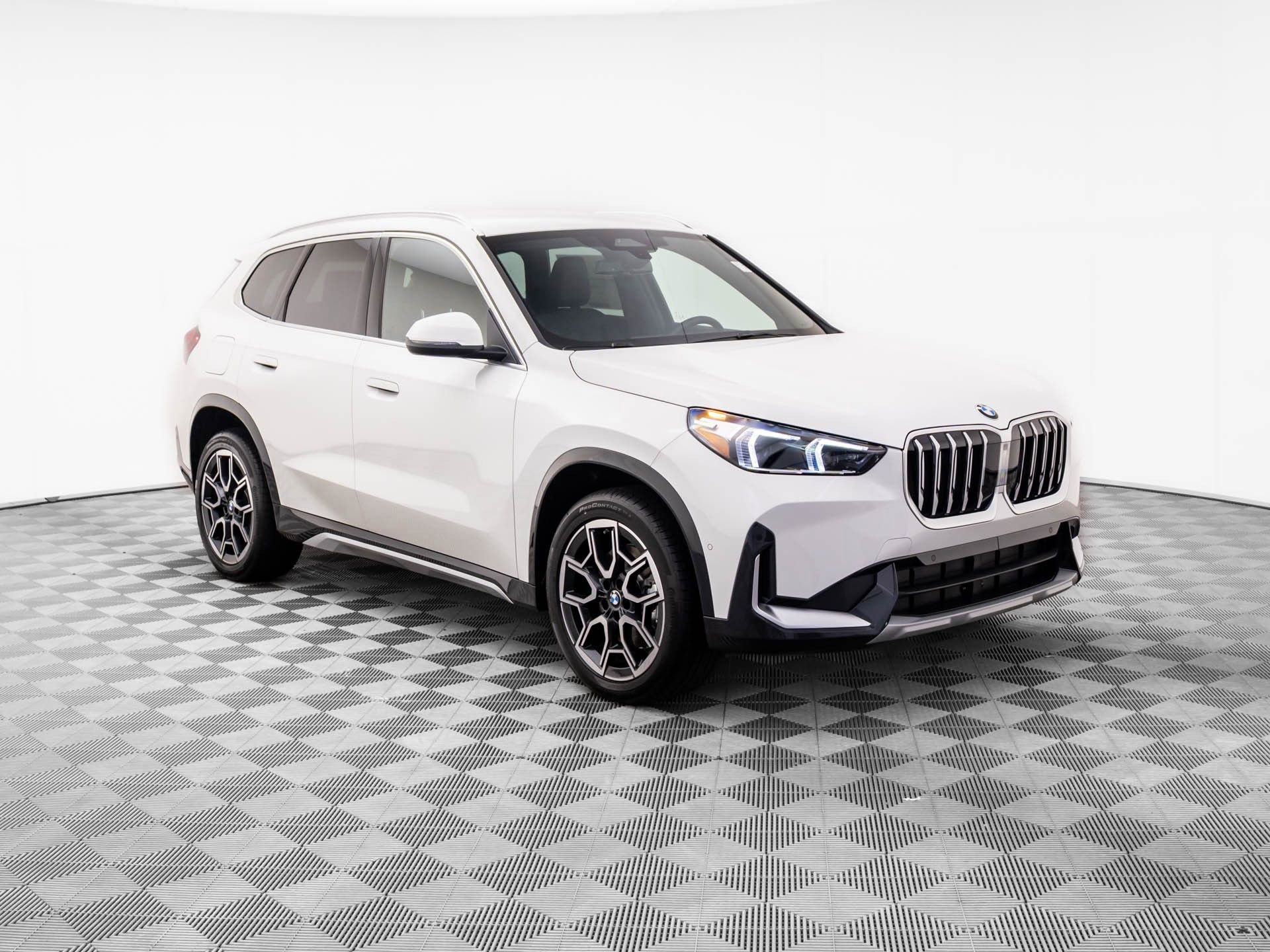 Used 2026 BMW X1 xDrive28i AWD/4WD image 7