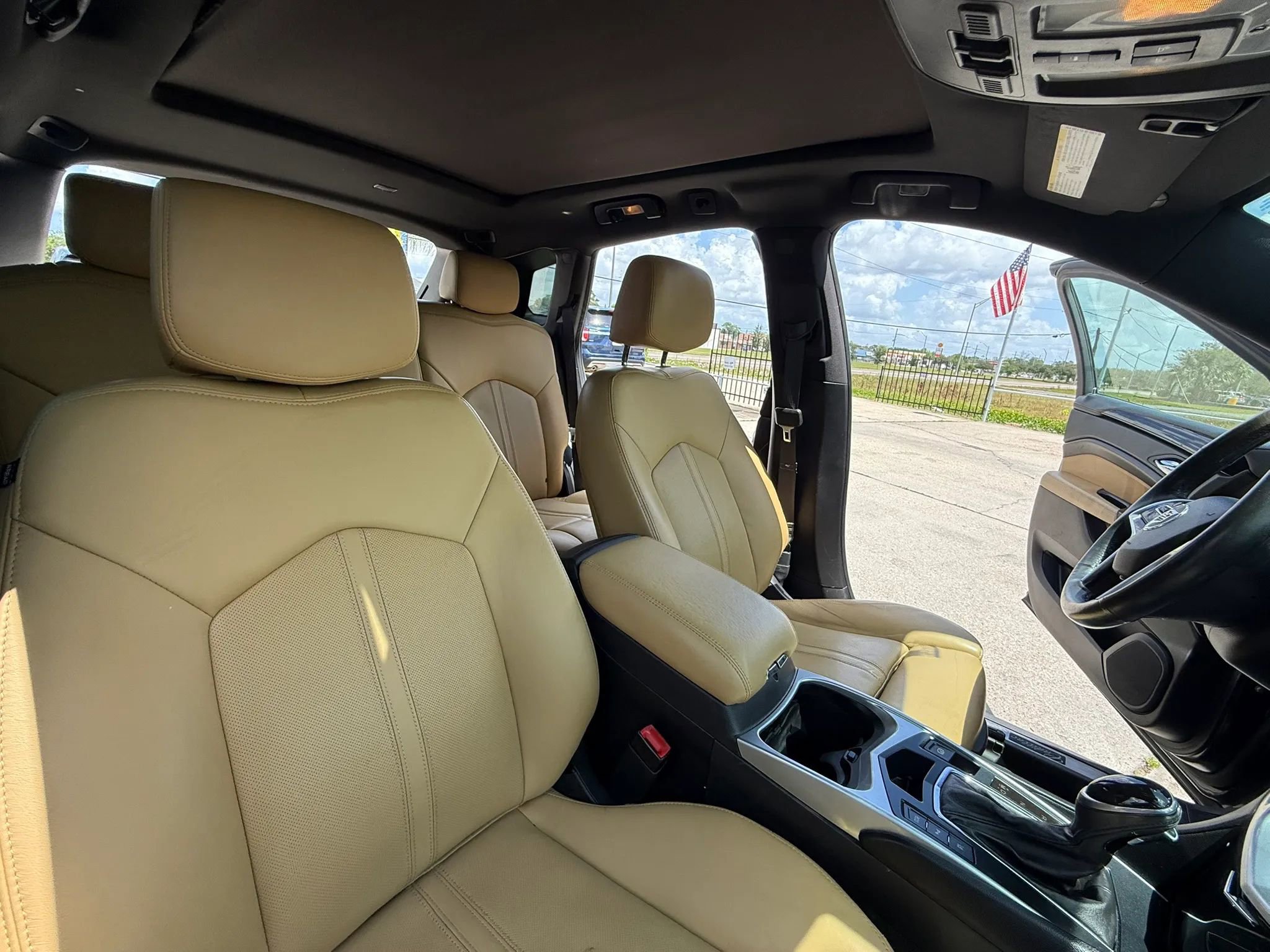 Used 2014 Cadillac SRX Premium AWD/4WD image 17