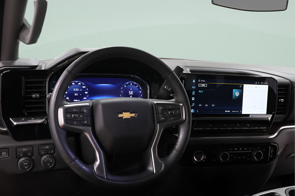 Used 2024 Chevrolet Silverado 1500 LT AWD/4WD image 9
