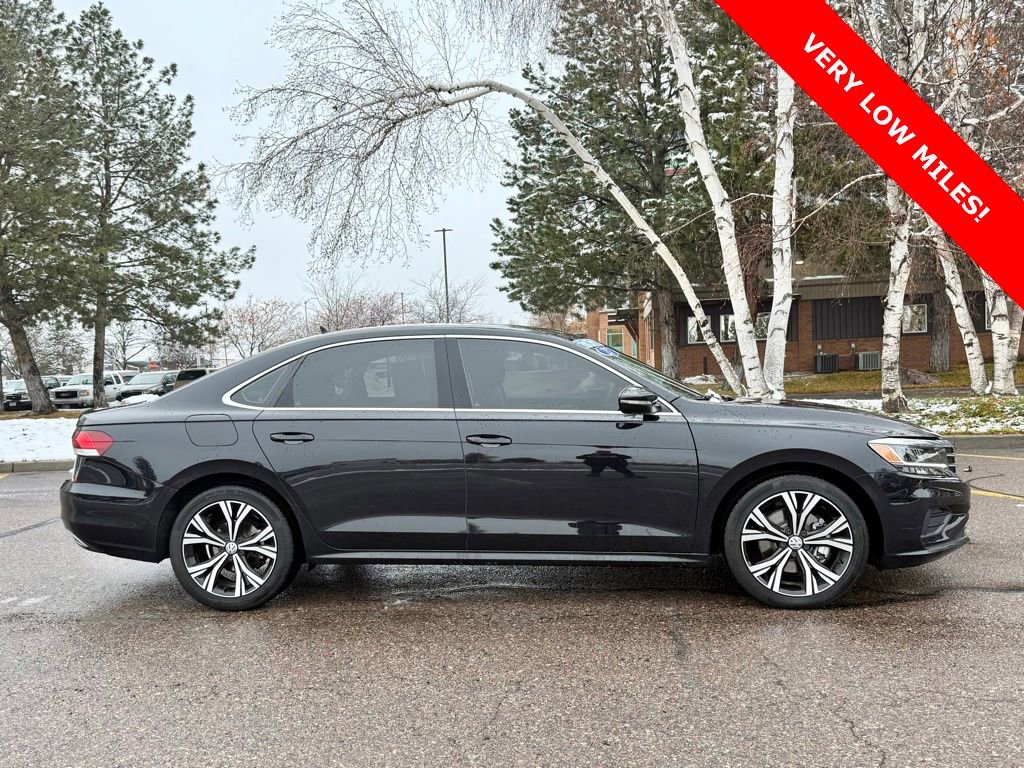 Used 2021 Volkswagen Passat 2.0T SE image 4