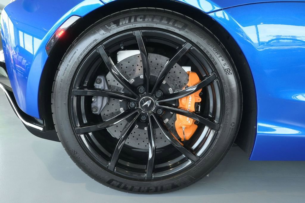 Used 2023 McLaren Artura RWD image 15
