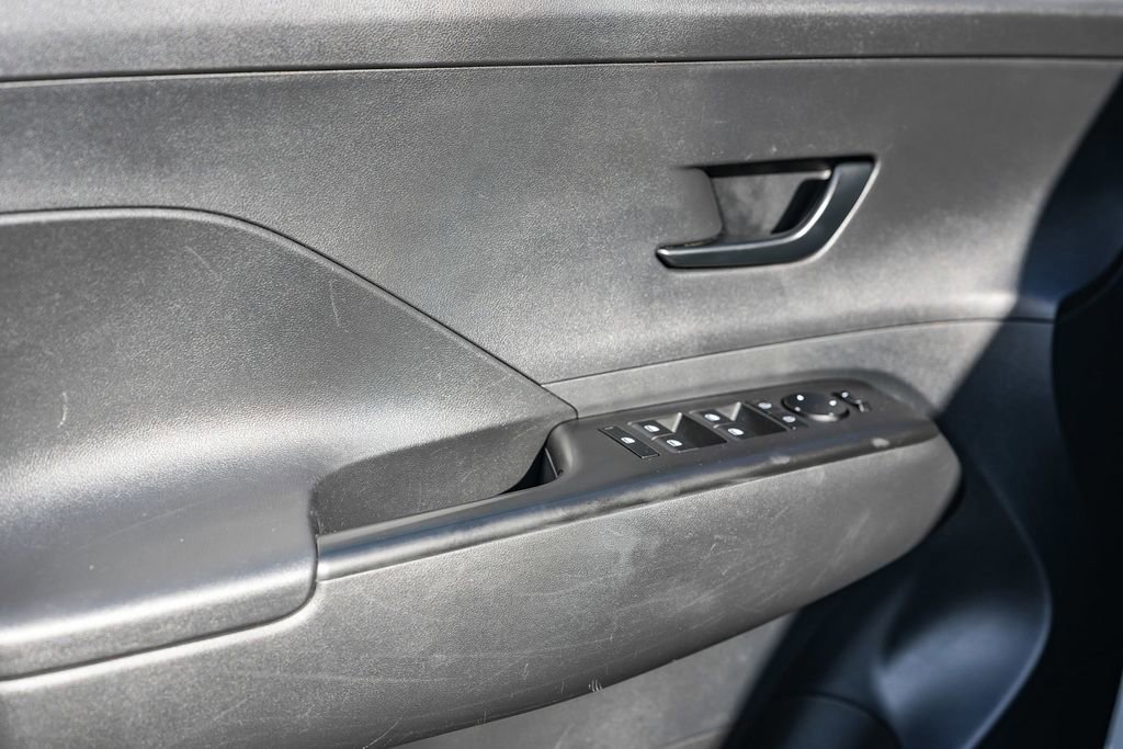 Used 2025 Hyundai Kona SEL AWD/4WD image 21