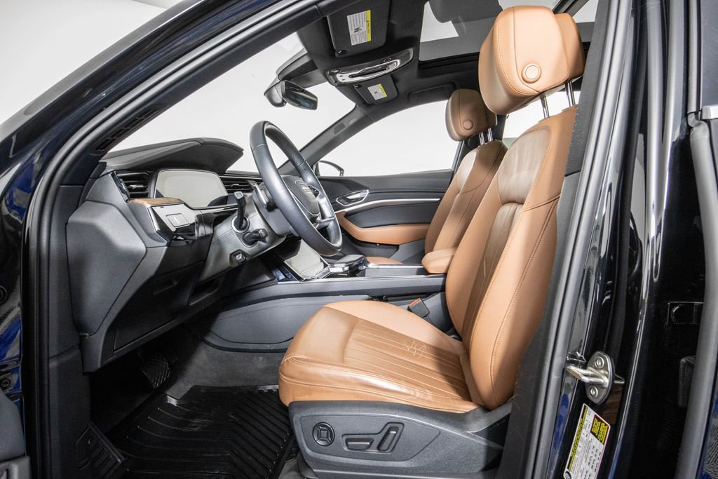 Used 2022 Audi e-tron Premium Plus w/ Premium Plus Package image 9