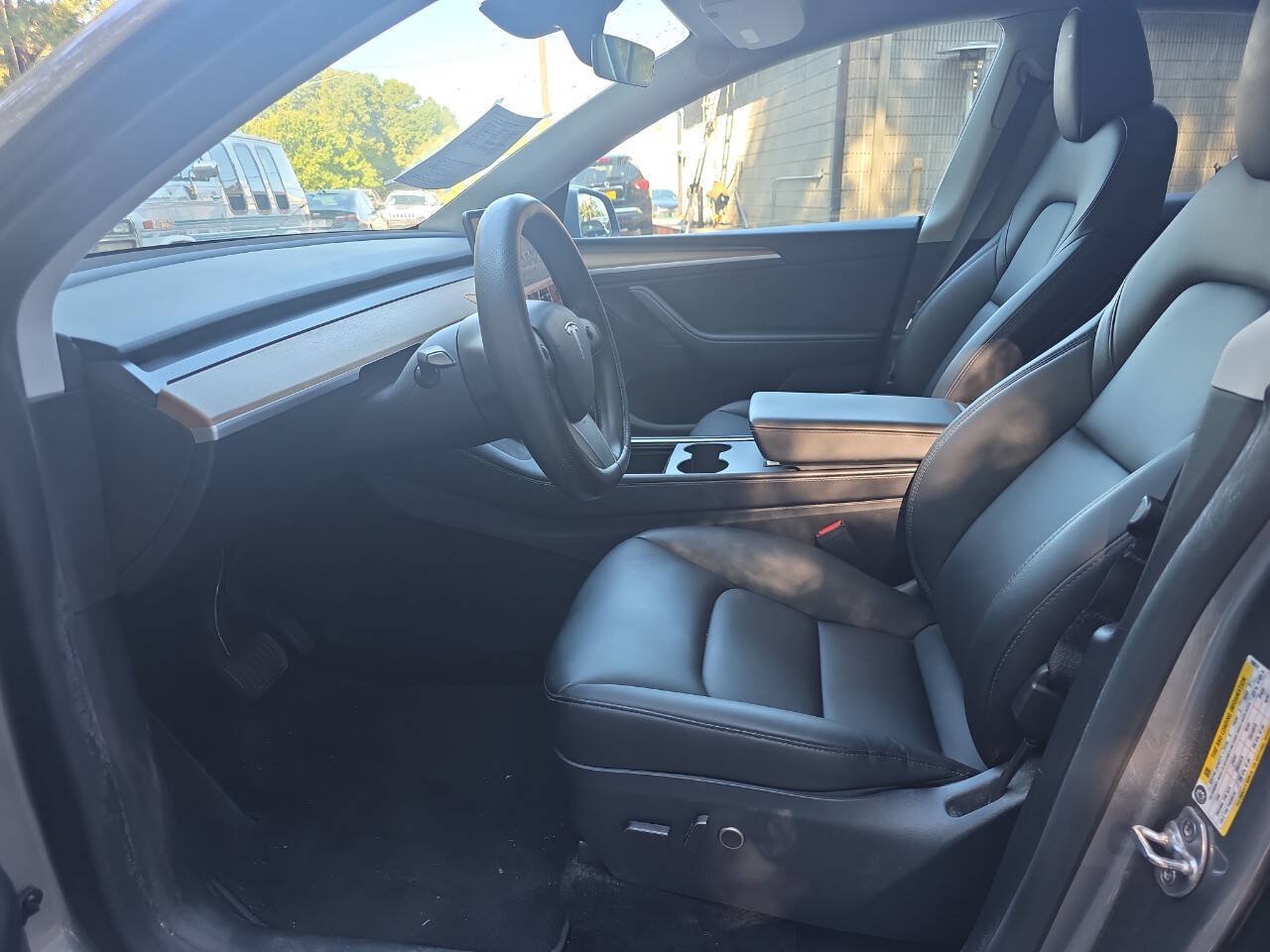 Used 2024 Tesla Model Y Long Range AWD/4WD image 6