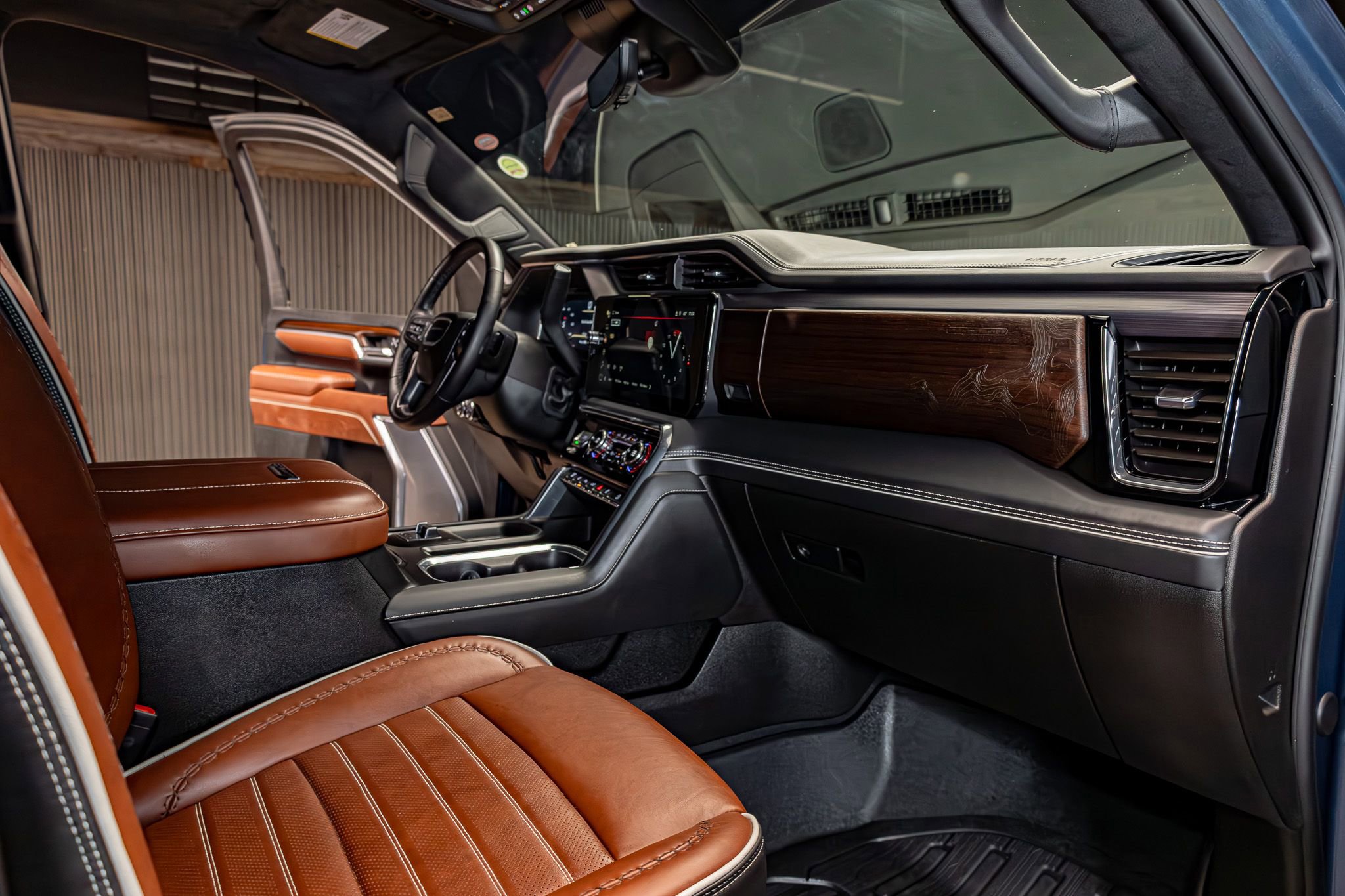 Used 2025 GMC Sierra 2500 Denali Ultimate image 15