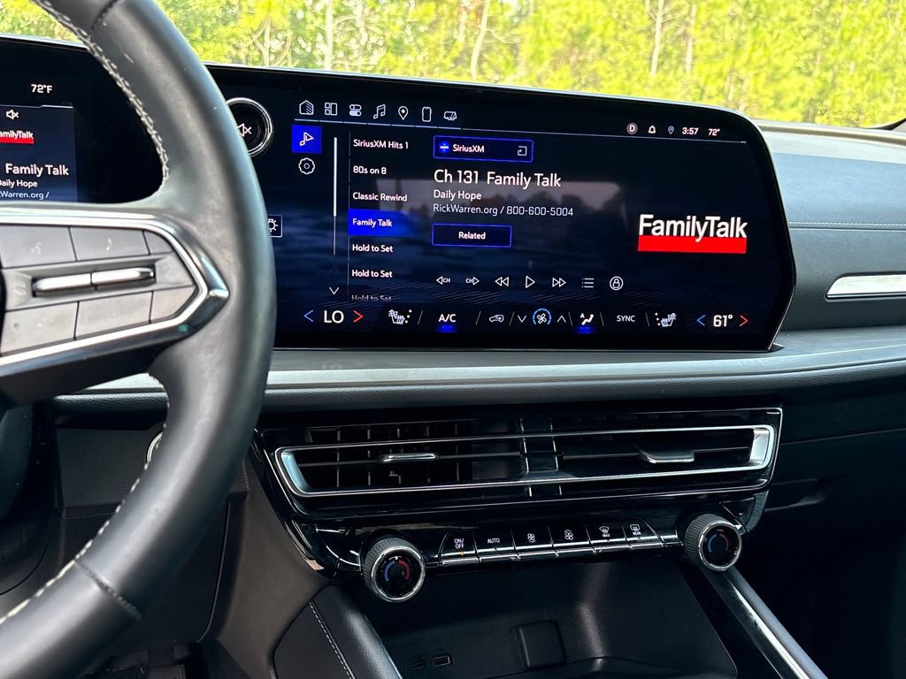 Used 2025 Chevrolet Traverse LT w/ Driver Confidence Package FWD image 16