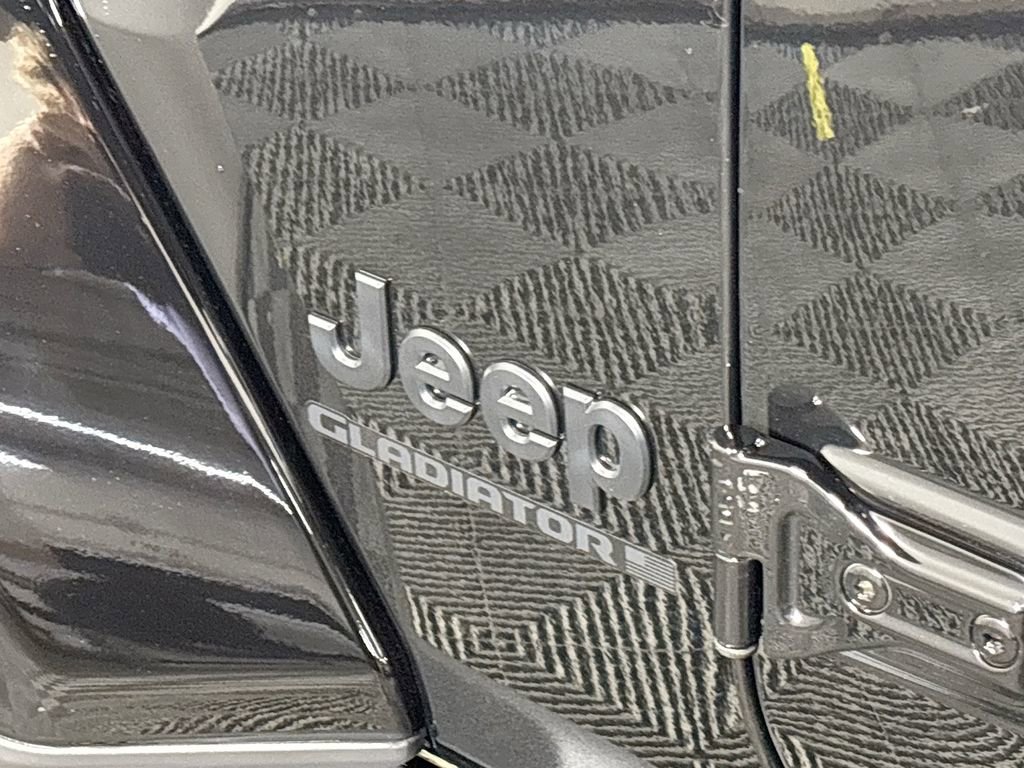 New 2025 Jeep Gladiator Sport image 24