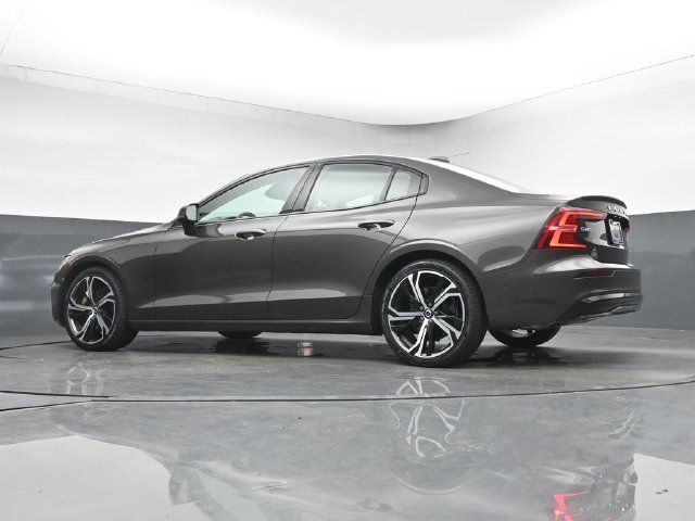 Used 2024 Volvo S60 B5 Plus w/ Climate Package AWD/4WD image 39