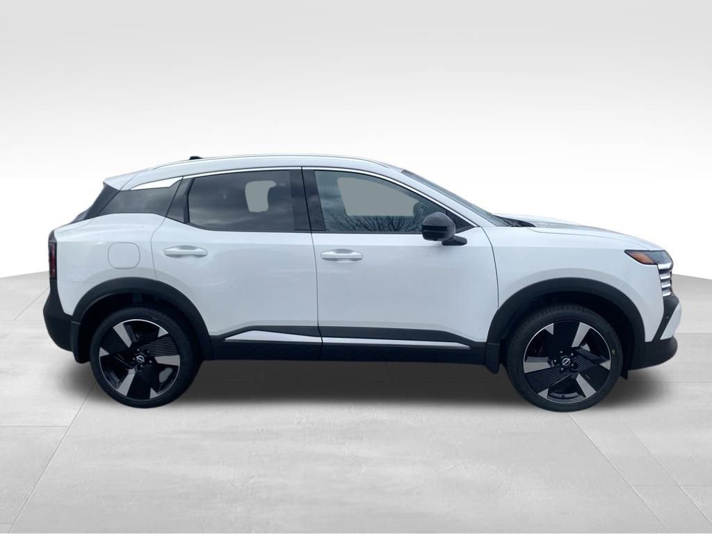 New 2026 Nissan Kicks SR w/ SR Premium Package FWD image 2