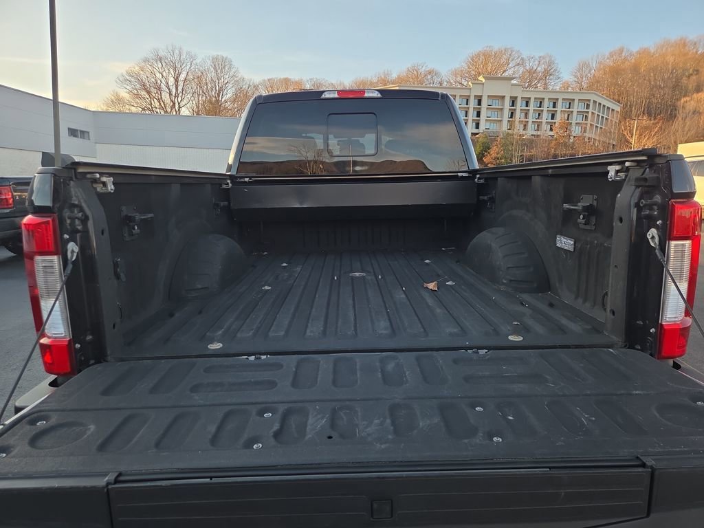 Used 2019 Ford F250 Lariat w/ Chrome Package image 6