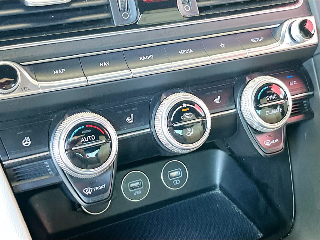 Used 2023 Genesis G70 2.0T AWD/4WD image 16